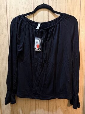 Emerald Black Long-Sleeve Peasant Top with Tie Neck